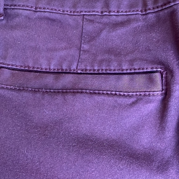 Burgundy MIDI American Eagle Shorts - Picture 3 of 4